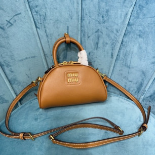 MIUMIU 가죽 탑 핸들 백 레더 토트백 5BP085