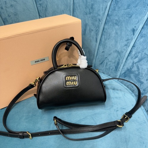 MIUMIU 가죽 탑 핸들 백 레더 토트백 5BP085