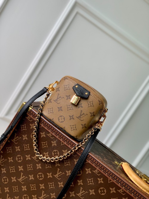 LOUIS VUITTON 저스트 인 케이스 모노그램 숄더백 크로스백 M47096