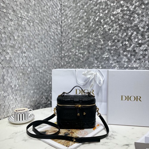 DIOR 트래블 베니티 케이스 S5488UNTR