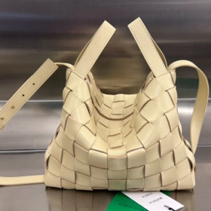 BOTTEGA VENETA 여성 인트레치아토 볼링 카세트 토트백 730327VMAY