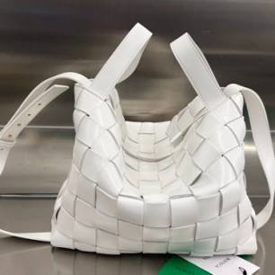 BOTTEGA VENETA 여성 인트레치아토 볼링 카세트 토트백 730327VMAY