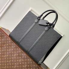 LOUIS VUITTON 삭 플라 24H - M24786