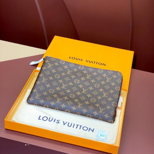LOUIS VUITTON 에튀 보야주 MM 클러치백 M44499