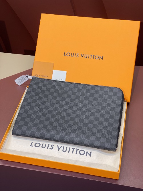LOUIS VUITTON 그라파이트 포쉐트 주르 GM 클러치백 N64437