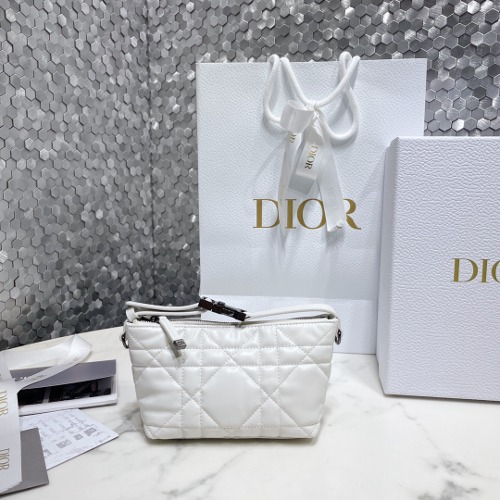 DIOR 트래블 노마드 파우치 S5554BMIG