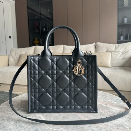 디올 스몰 북토트 백 M1325