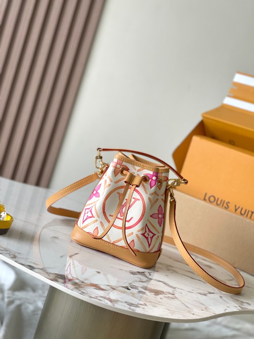 LOUIS VUITTON 나노 노에 M83620