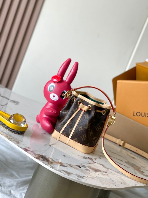 LOUIS VUITTON 나노 노에 M11305