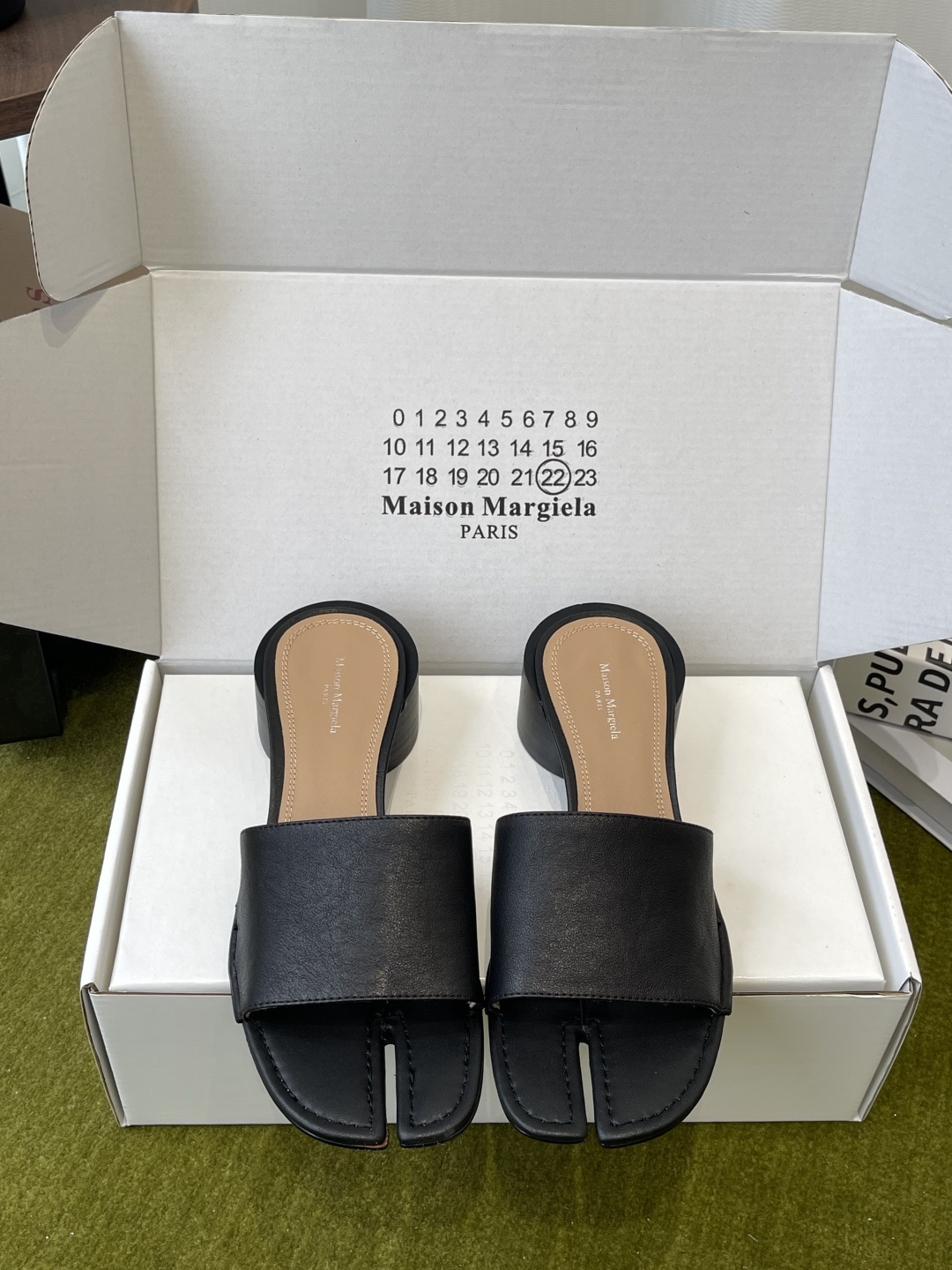 마르지엘라 26SS 타비 뮬
