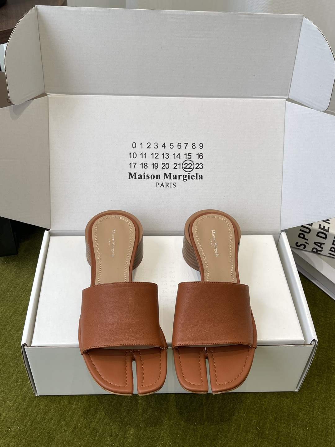 마르지엘라 26SS 타비 뮬