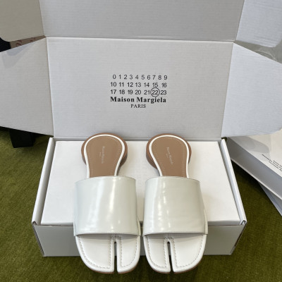 마르지엘라 26SS 타비 플랫 뮬