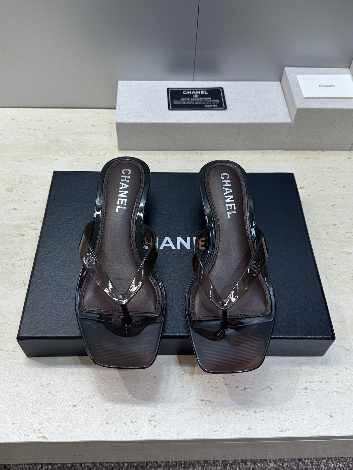 샤넬 26 봄 여름 신상 젤리 샌들