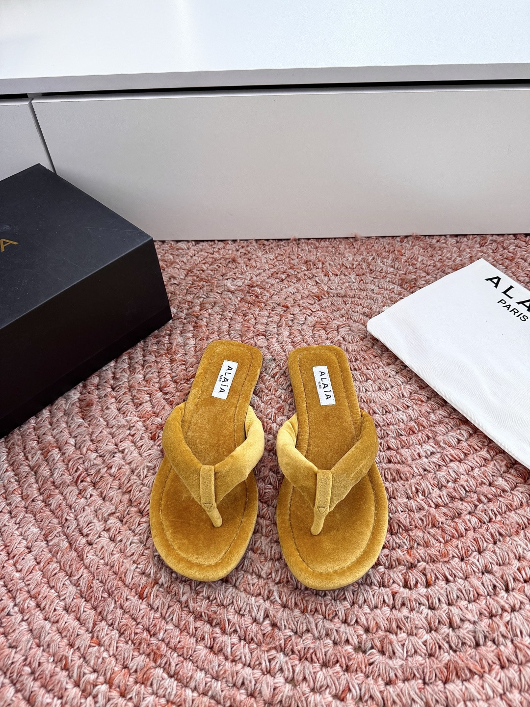 알라이아 26 봄 여름 신상 통 뮬