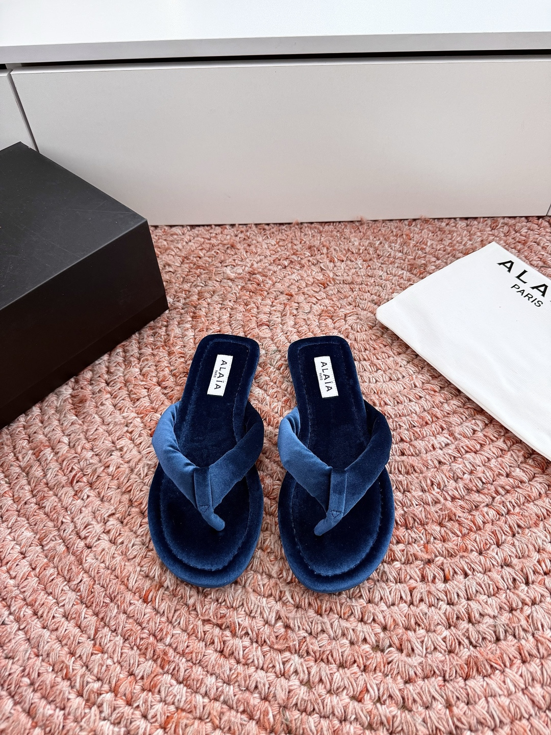 알라이아 26 봄 여름 신상 통 뮬