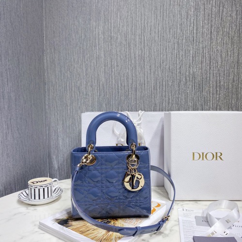 DIOR 페이던트 레이디 백 스몰 M0531OWCB