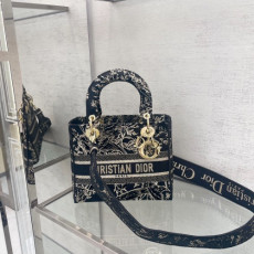 DIOR 레이디 디 라이트 백 미듐 M0565OECY