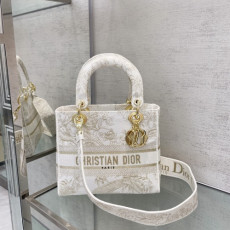 DIOR 레이디 디 라이트 백 미듐 M0565OECY