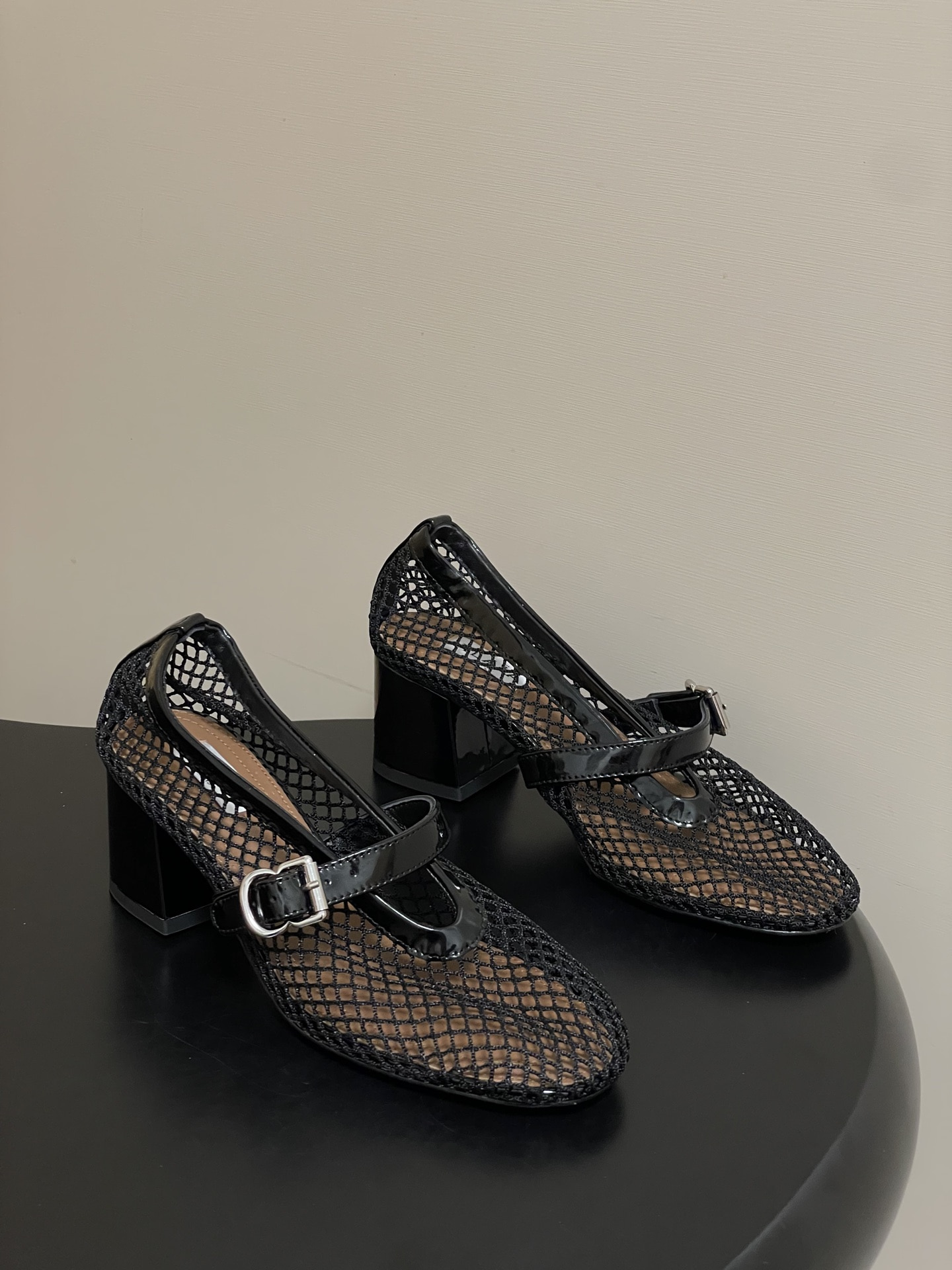 알라이아 피시넷 메리제인 슈즈 5.5cm