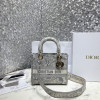 DIOR 레이디 디 라이트 백 미듐 M0565OECY