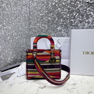 DIOR 레이디 디 라이트 백 미듐 M0565OECY