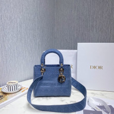 DIOR 레이디 디 라이트 백 미듐 M0565OECY