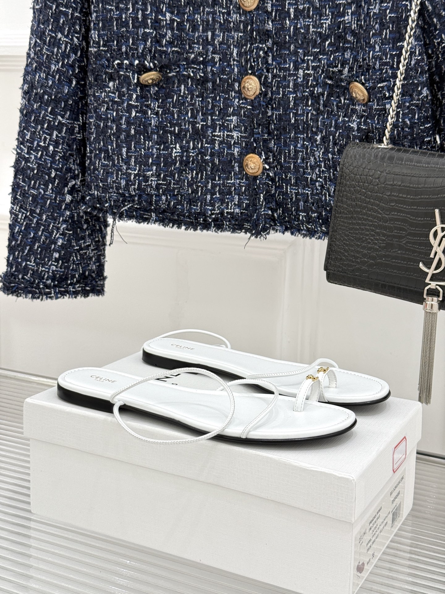 셀린느 26 신상 트리옹프 스트랩 샌들