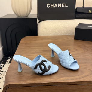 샤넬 2026 퀼팅 빅 C로고 힐 샌들 7.5cm