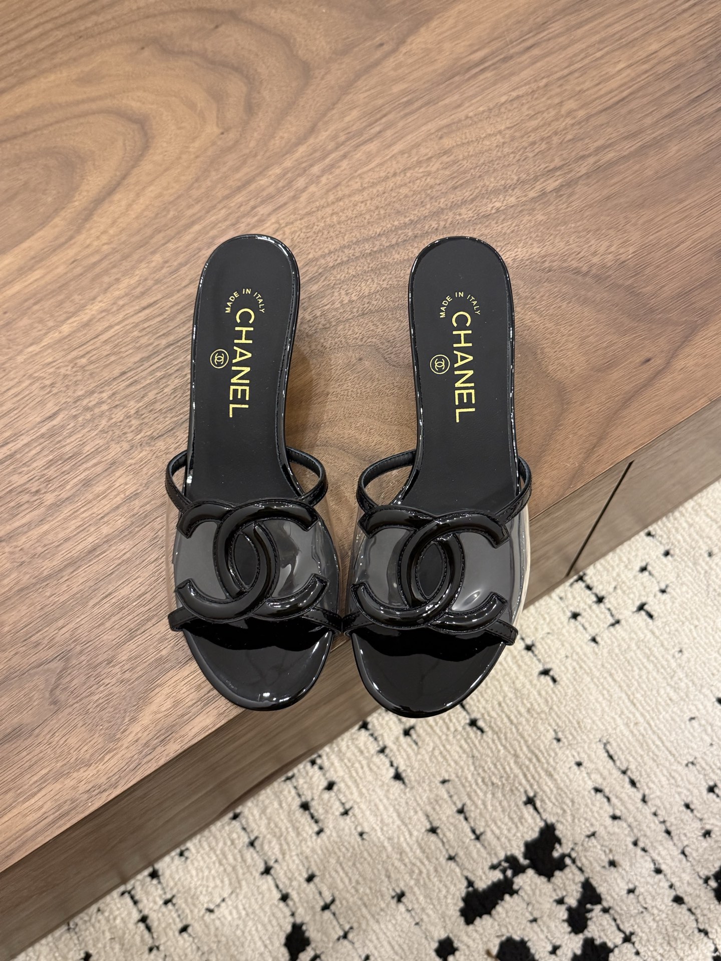 샤넬 2026 더블 C 힐 샌들 5cm