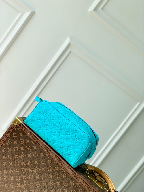 LOUIS VUITTON 돕 키트 M11482