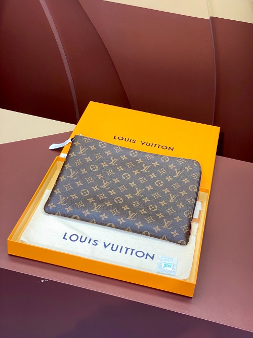 LOUIS VUITTON 에튀 보야주 MM 클러치백 M44499