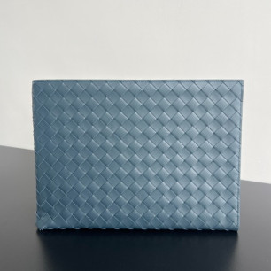 BOTTEGA VENETA 남성 하프 지퍼 파우치 인트레치아토 607479