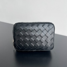 BOTTEGA VENETA 쁘띠 포맷 브레이드 오거나이저 765800V2HL