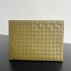 BOTTEGA VENETA 남성 하프 지퍼 파우치 인트레치아토 607479