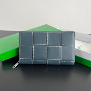 BOTTEGA VENETA 카세트 지퍼 어라운드 지갑 748054