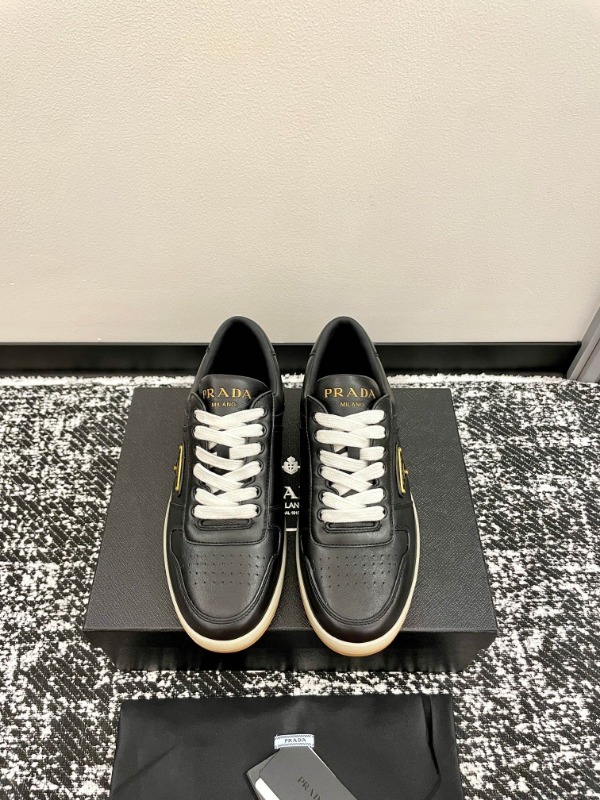 프라다 다운타운 스니커즈