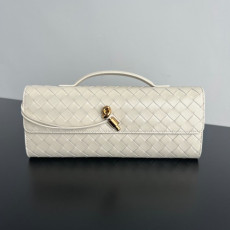 BOTTEGA VENETA 롱핸들 클러치 741511