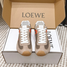 로에베 신상 발레러너 2.0 스니커즈