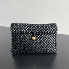 BOTTEGA VENETA 신상 클러치백 777678