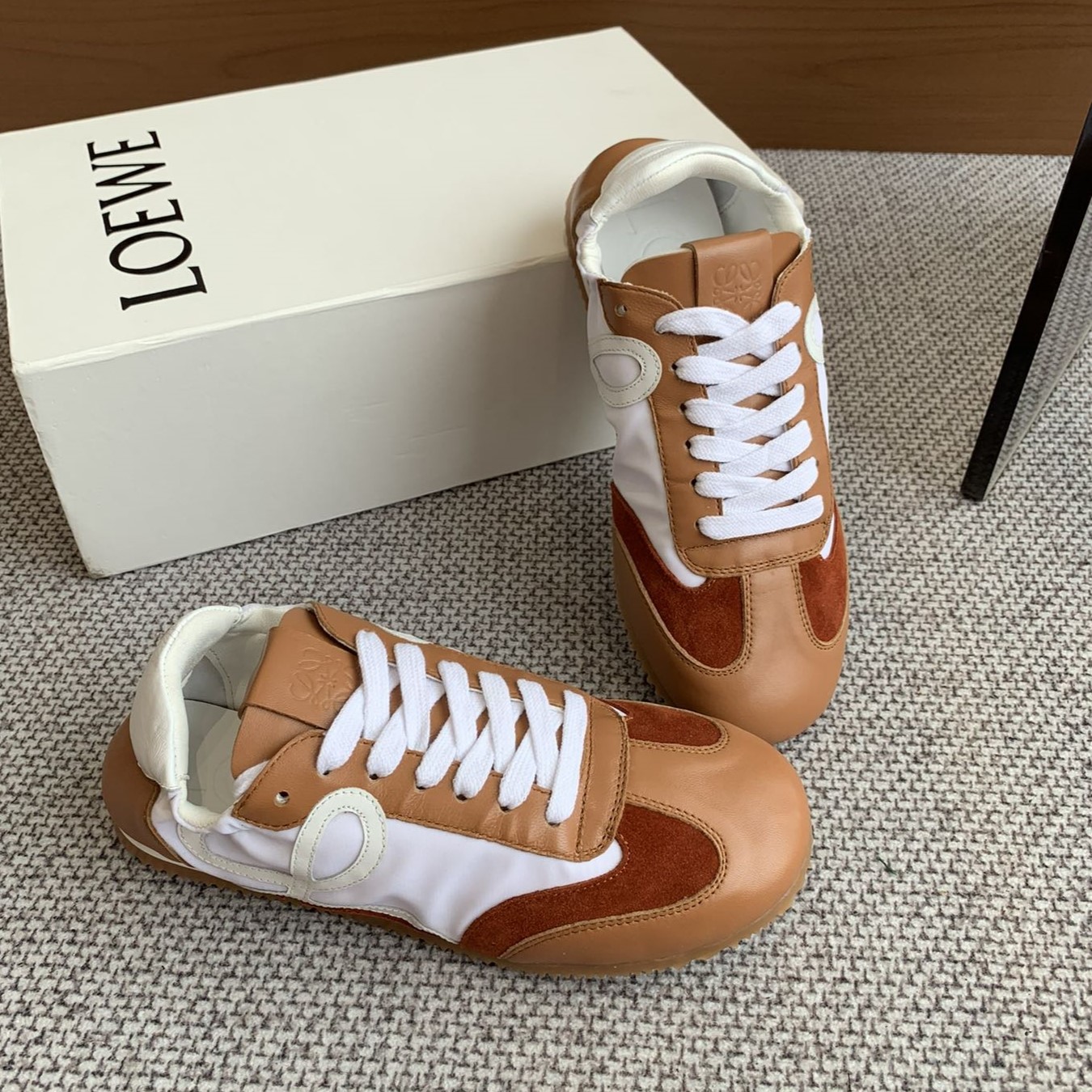 로에베 BALLET 러너 스니커즈