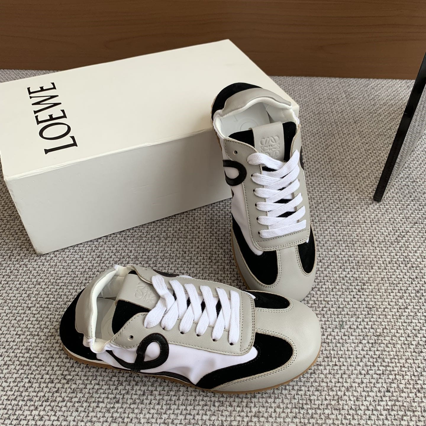 로에베 BALLET 러너 스니커즈