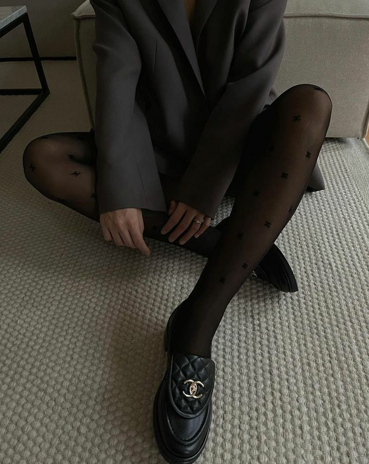[하이앤드]샤넬 𝟐𝟎𝟐𝟓 뉴 퀼팅 CC 로고 턴락 반 로퍼