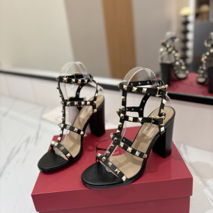 발렌티노 Rockstud 앵클 스트랩 샌들 9.0