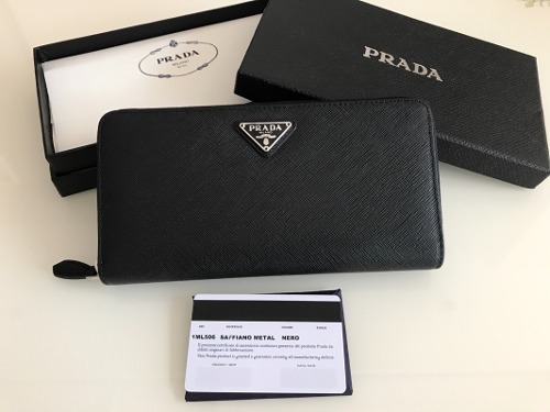 Prada 지퍼 어라운드 컴파트먼트 라지 지갑 1ML506