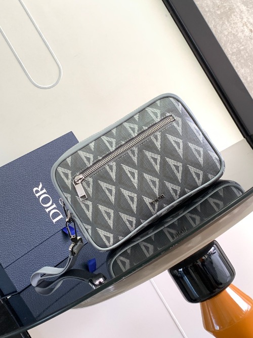 DIOR CD 다이아몬드 토일레트리 클러치백 2ESCA340