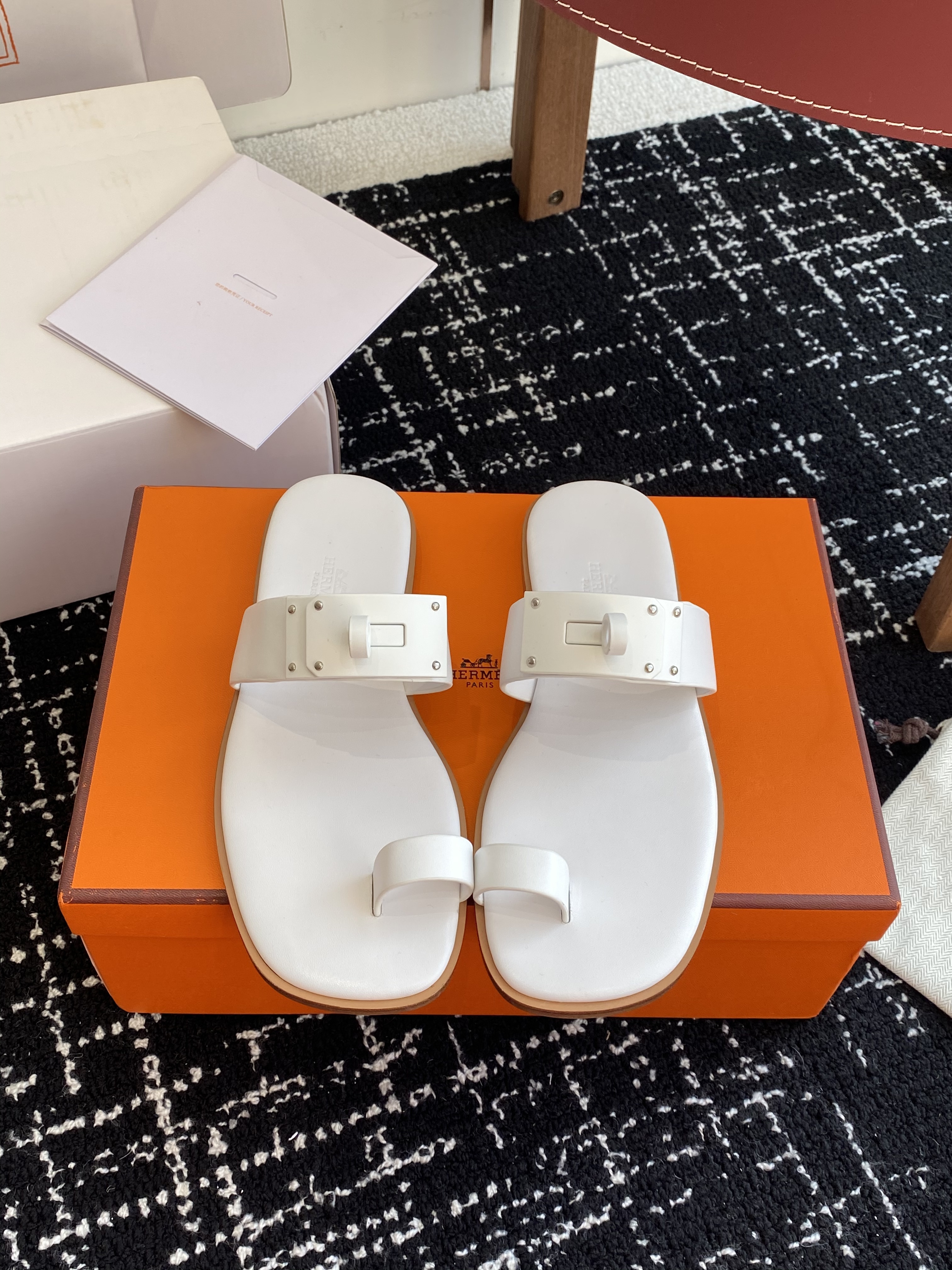에르메스 25ss 봄 여름 july 샌들