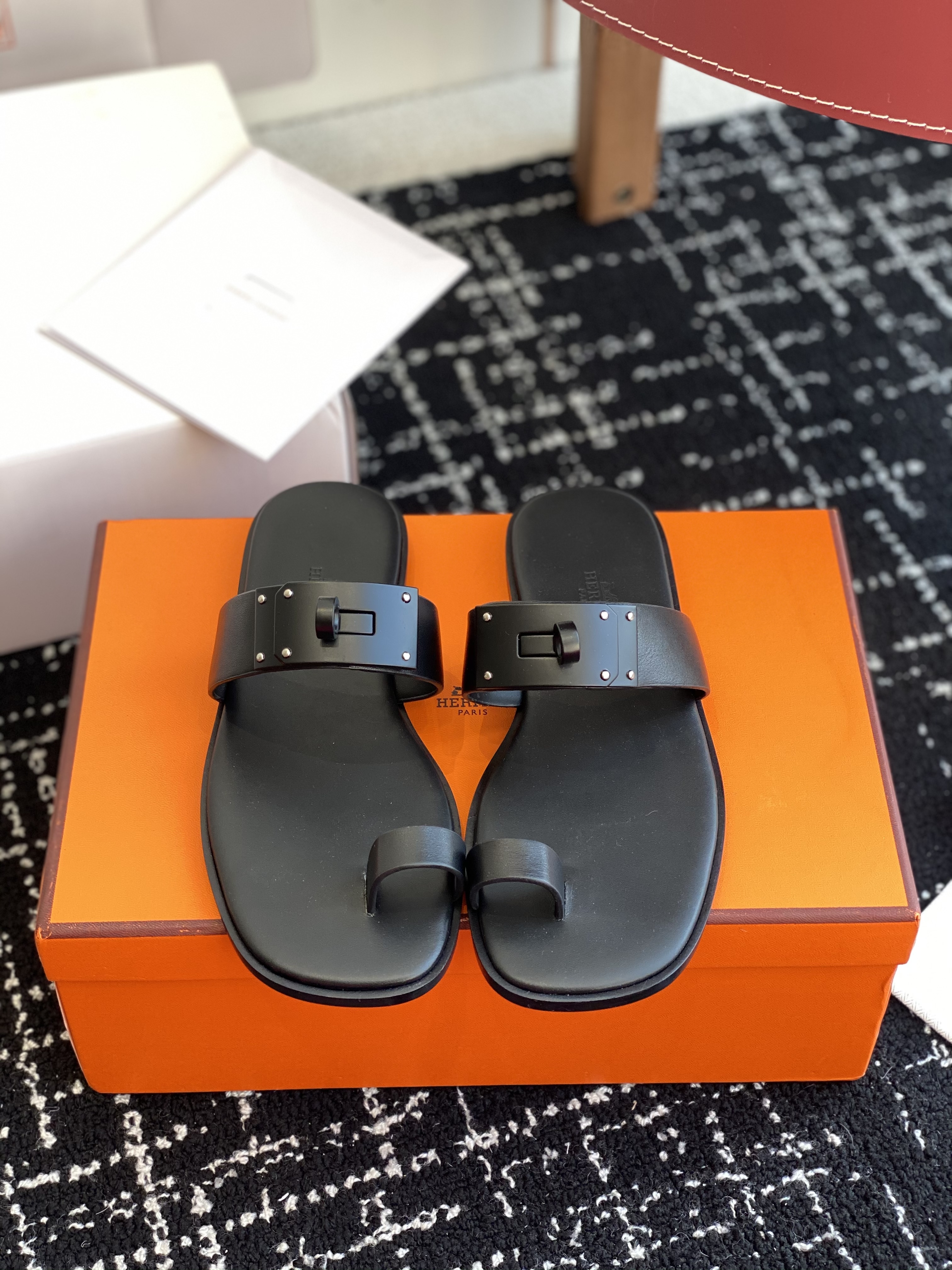 에르메스 25ss 봄 여름 july 샌들