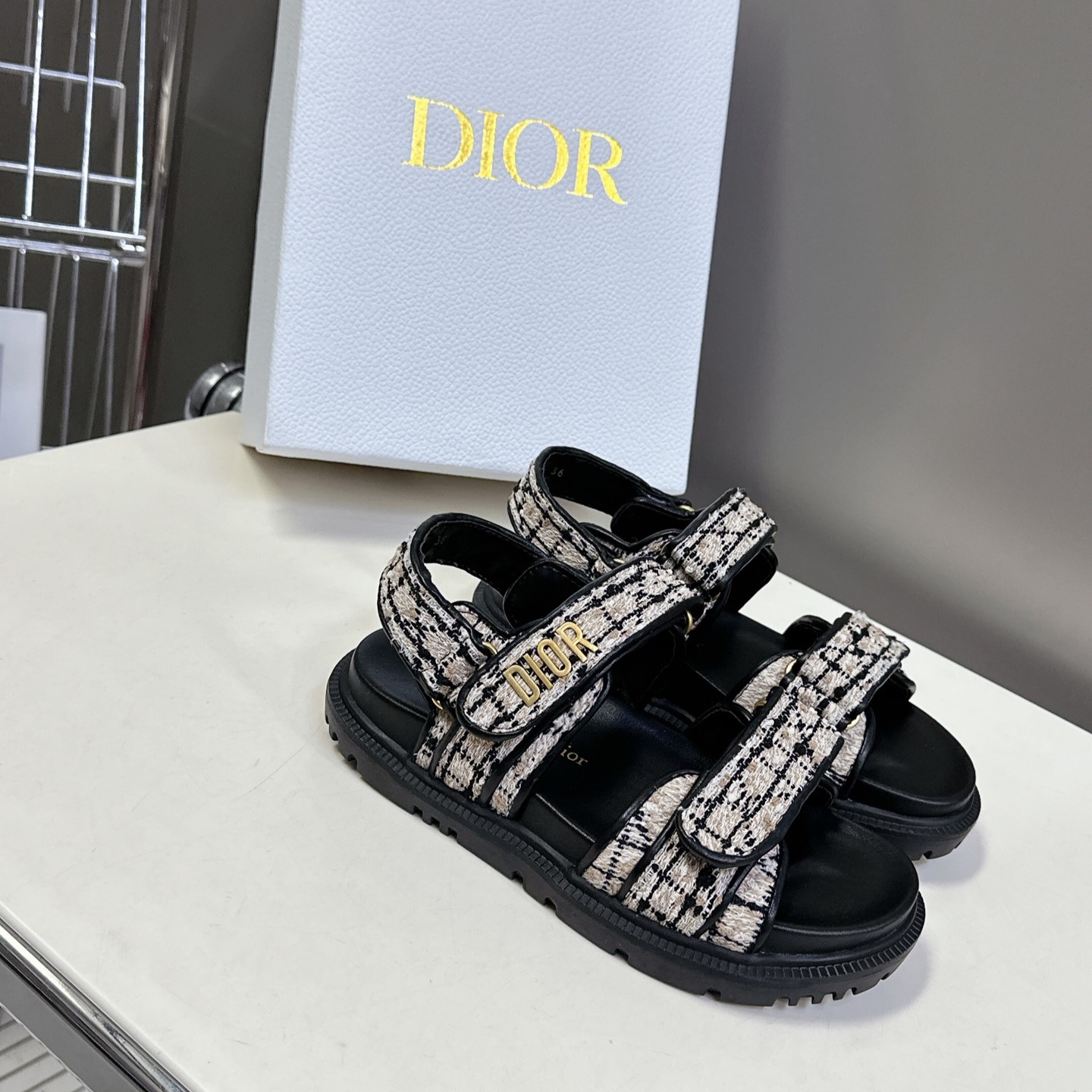 디올 25ss Dioract 벨크로 샌들