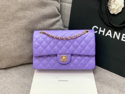 CHANEL 샤넬 클래식 미듐 플랩백 A01112