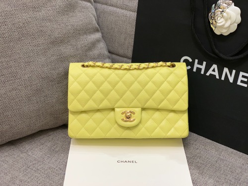CHANEL 샤넬 클래식 미듐 플랩백 A01112